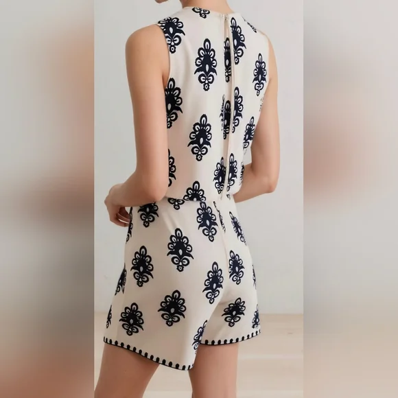 White and Black Patterned Sleeveless Romper NWOT - Picture 2 of 2